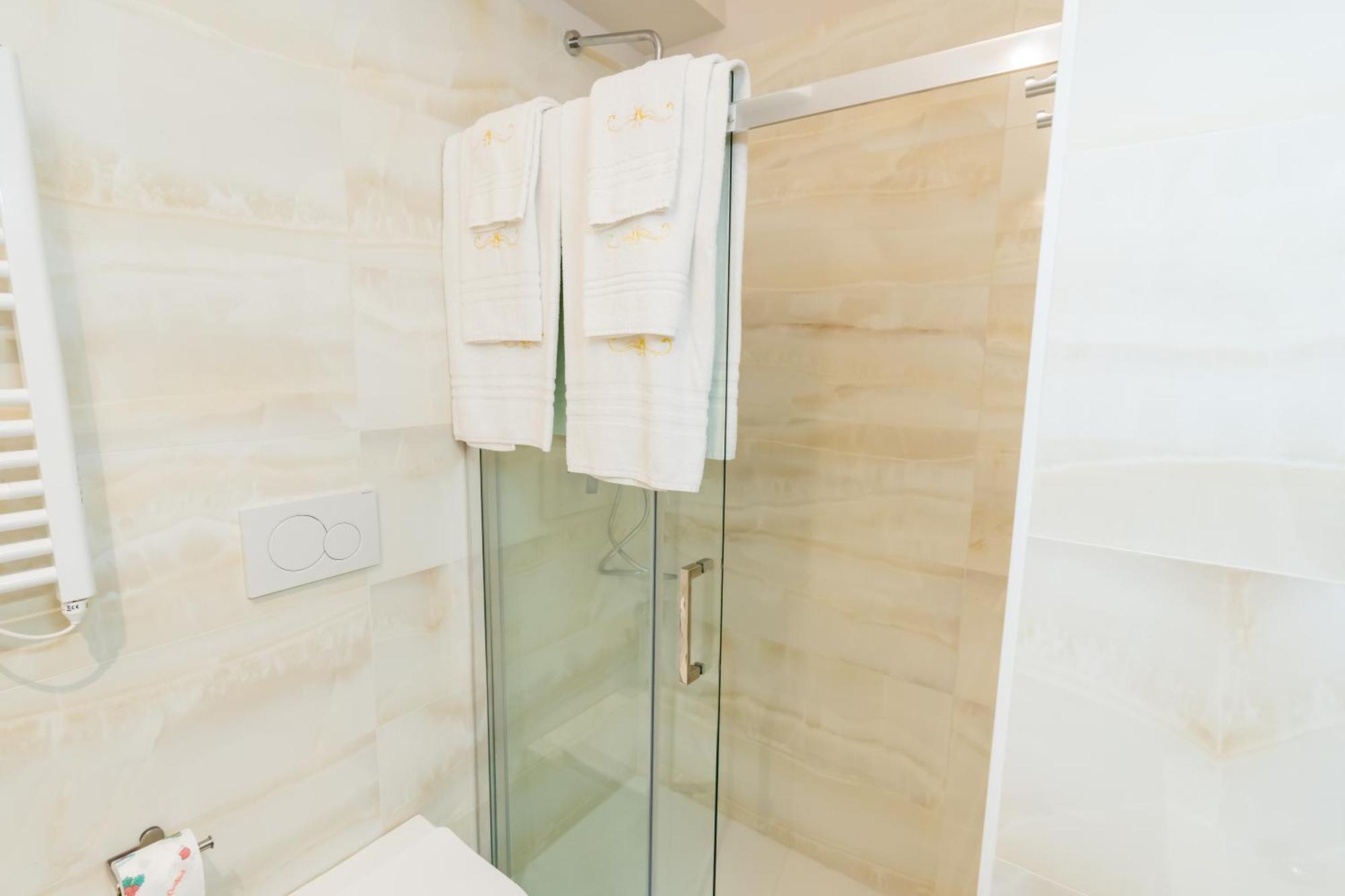 Palmanova Suites Milano Esterno foto